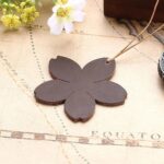 Semn de carte din piele cu flori